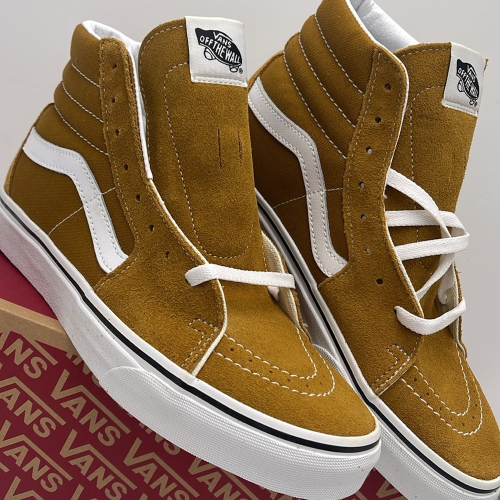 Vans Men’s High-Top Sneakers in Mustard White Sk8-Hi
Color Theory Golden Brown - Picture 8 of 16